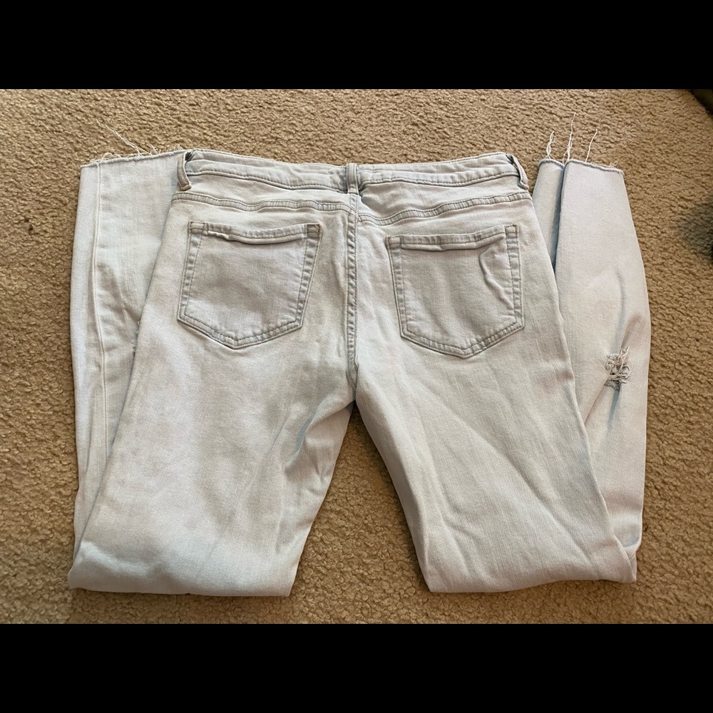 Distressed super skinny jeans